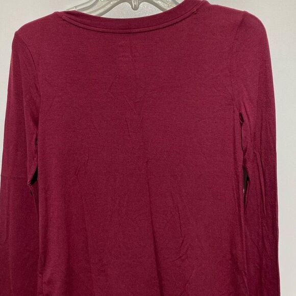 So Women's Burgundy Long Sleeve Favorite V-Neck T-shirt XS NWT - Picture 5 of 6